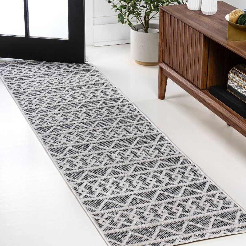 Aylan High-Low Pile Knotted Trellis Geometric Indoor/Outdoor Area Rug  - JONATHAN Y