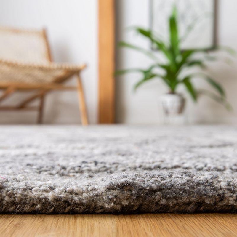 Abstract ABT632 Handmade Indoor Area Rug - Grey/Beige - 5'x8' - Safavieh