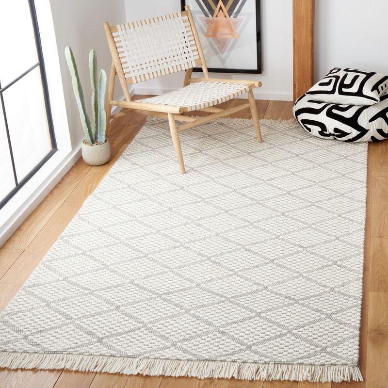 Ivory Round Flat Woven Handmade Wool Rug, 47"