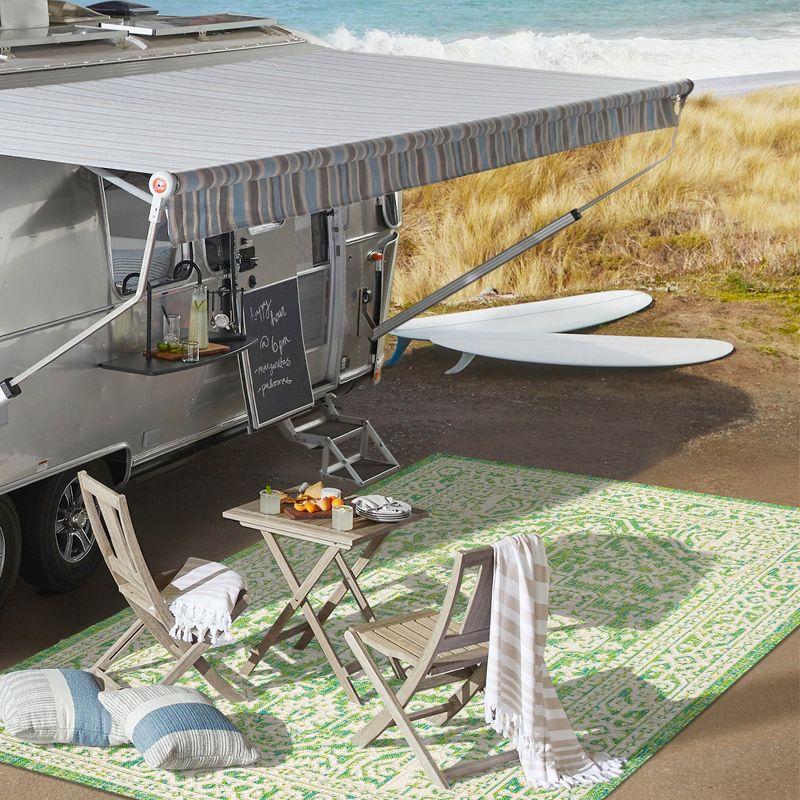 8' x 10' Sinjuri Medallion Textured Weave Indoor/Outdoor Area Rug, Cream/Green - JONATHAN Y
