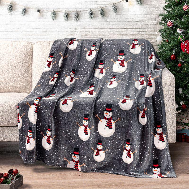 Pavilia Hand Woven Throw Blanket