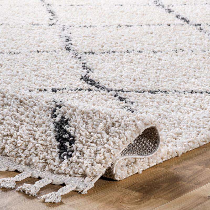 Nuloom Jessie Trellis 5x8 Indoor Area Rug for Living Room Bedroom Dining Room, Off White/Charcoal