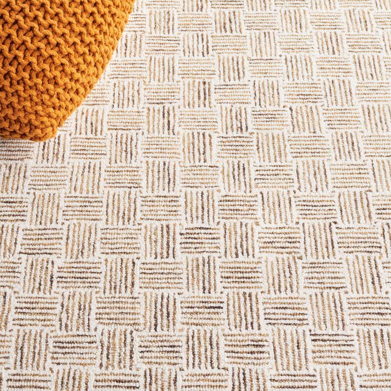 Micro-Loop MLP537 Hand Tufted Indoor Accent Rug - Taupe/Ivory - 4'x6' - Safavieh