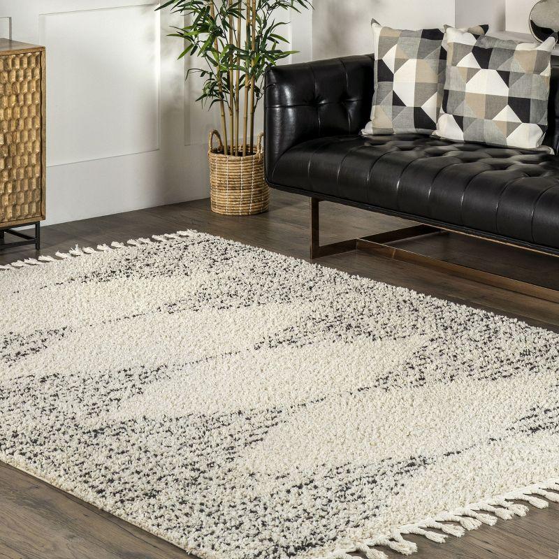 Nuloom Bria Trellis 12x15 Shag Indoor Area Rug for Living Room Bedroom Dining Room Nursery, Off White/Charcoal