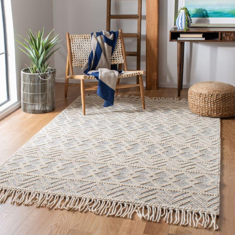 Ivory and Black Handmade Wool Geometric Area Rug, 3' x 5'