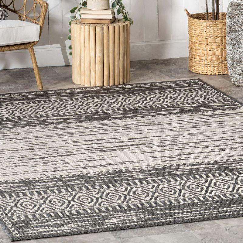 Nuloom Outdoor Lana Patio Area Rug