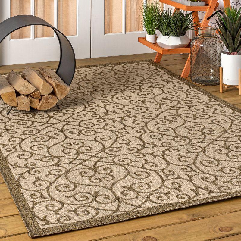 Ivory & Brown Filigree Textured 8'x10' Indoor/Outdoor Synthetic Rug