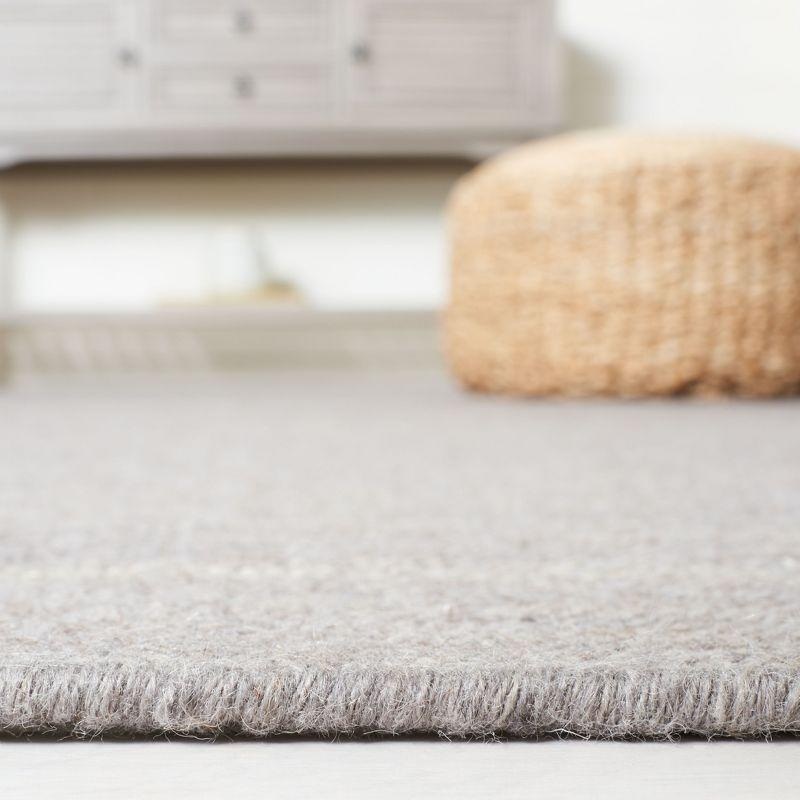 Kilim KLM125 Hand Woven Area Rug - Light Grey - 5'x8' - Safavieh