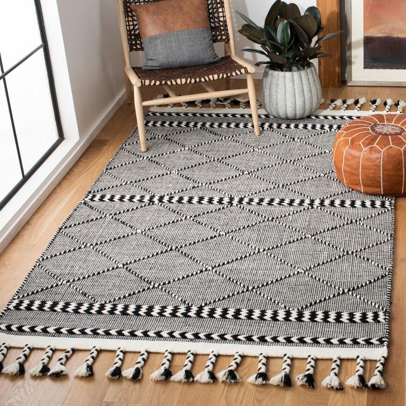 Casablanca CSB575 Hand Loomed Area Rug - Black/Ivory - 8'x10' - Safavieh.