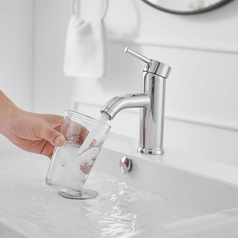 Single-Hole Single-handle Bathroom Faucet with Drain Assembly