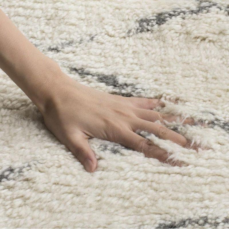 Casablanca CSB847 Hand Tufted Indoor Area Rug - Ivory/Grey - 6'x6' - Safavieh