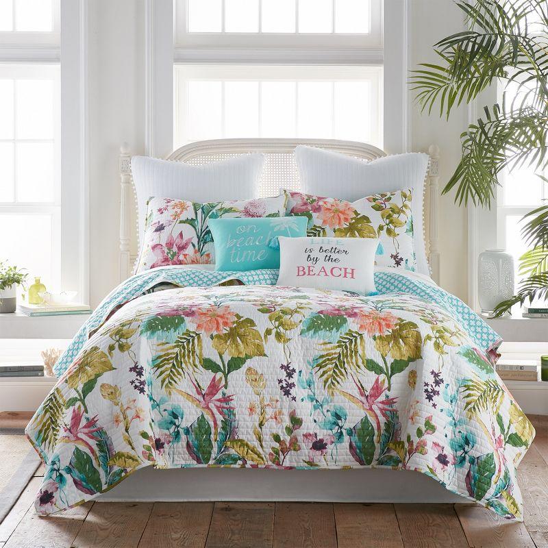 Malana Twin White Cotton Reversible Quilt and Sham Set