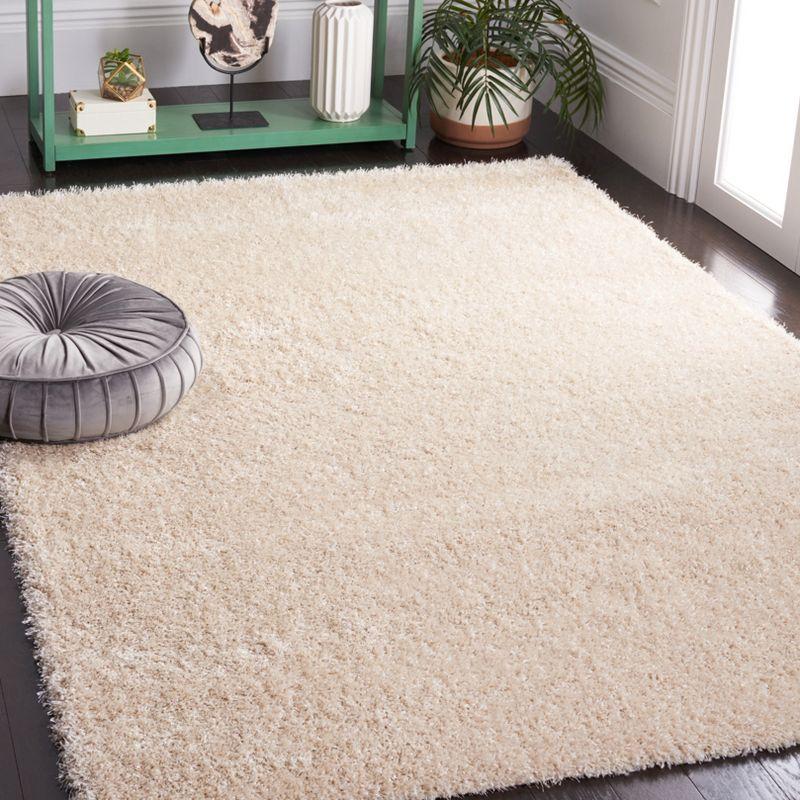 Southern Charm Ivory Shag Area Rug, 4' x 6', Hand-knotted Synthetic