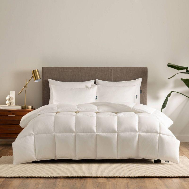 Full White Down Alternative Microfiber Bedspread