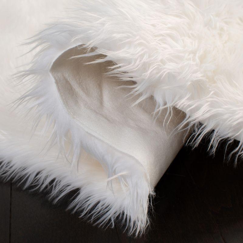 Faux Sheep Skin FSS115 Power Loomed Indoor Area Rug - Ivory - 5'x7' - Safavieh