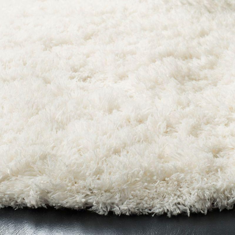 36" White Synthetic Round Shag Area Rug