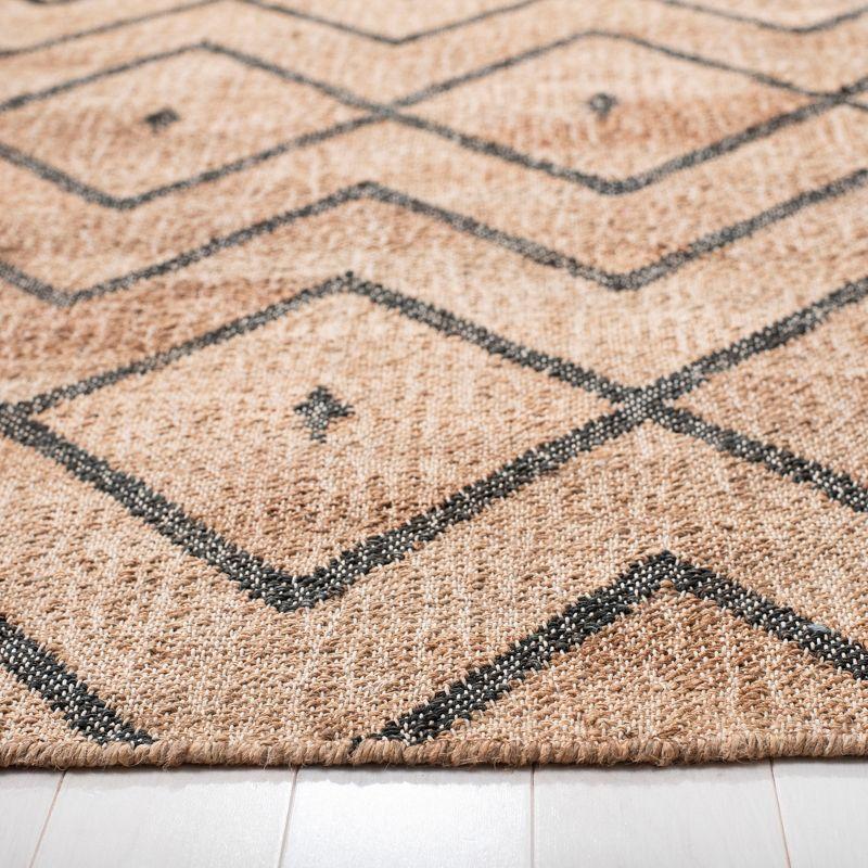 Kilim KLM750 Hand Loomed Area Rug - Natural/Charcoal - 5'x8' - Safavieh.