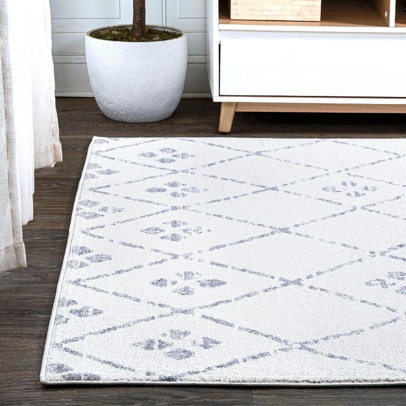 2'x 8' Izil Moroccan Geometric Diamond Runner Rug, White/Light Gray - JONATHAN Y