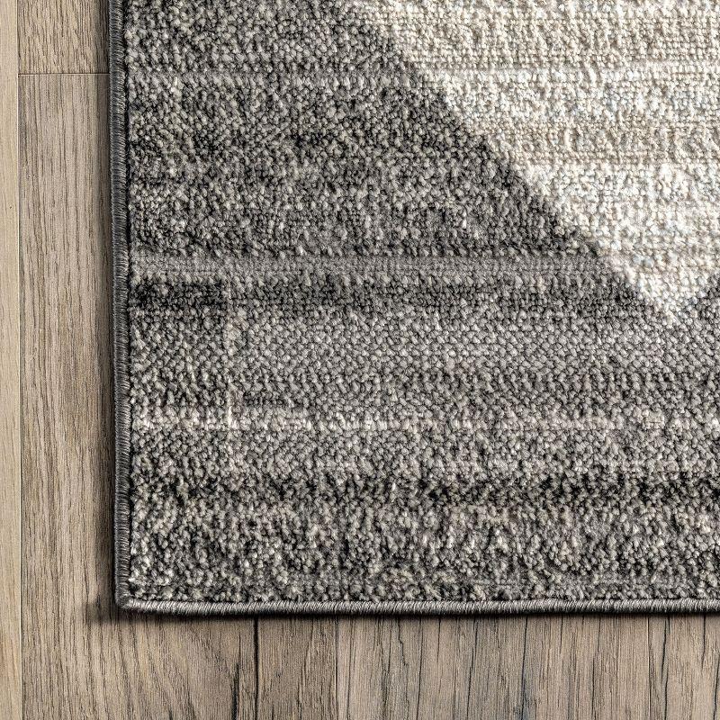 Gray Geometric Reversible Synthetic Area Rug 4' x 6'