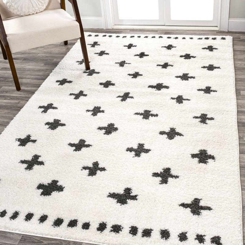 3'x5' Cristo Berber Geometric Shag Area Rug, White/Black - JONATHAN Y