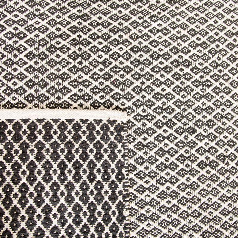 Montauk MTK339 Hand Woven Indoor Area Rug - Ivory/Black - 6'x6' - Safavieh
