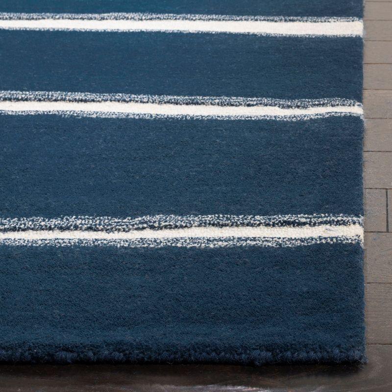 Martha Stewart Chalk Stripe - MSR3617 - Indoor Hand Tufted Runners - Wrought Iron/Navy - 2'6"x10'