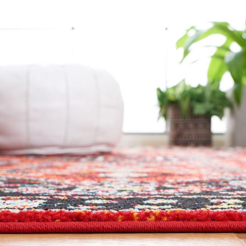 Vintage Hamadan VTH229 Power Loomed Indoor Area Rug - Red/Black - 4'x6' - Safavieh