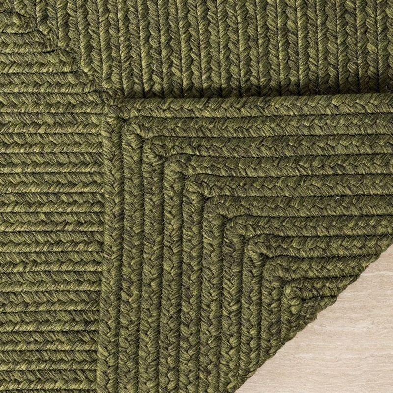 Handwoven Braided Cotton-Synthetic 6'x9' Reversible Area Rug in Green