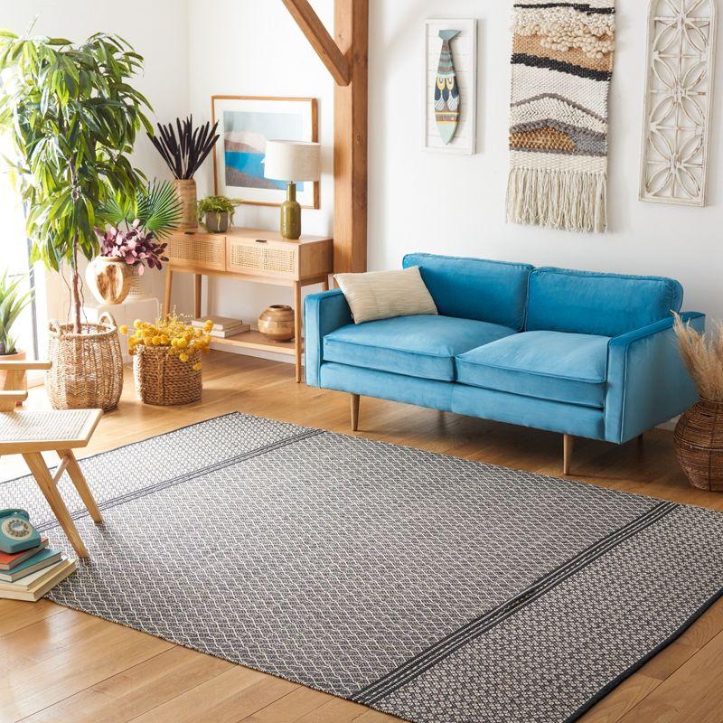 Kilim KLM703 Hand Woven Area Rug - Black/Ivory - 8'x10' - Safavieh.