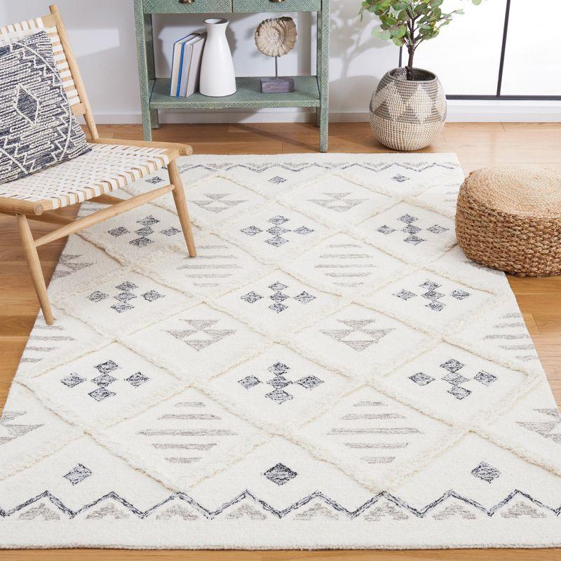 Casablanca CSB985 Hand Tufted Area Rug  - Safavieh