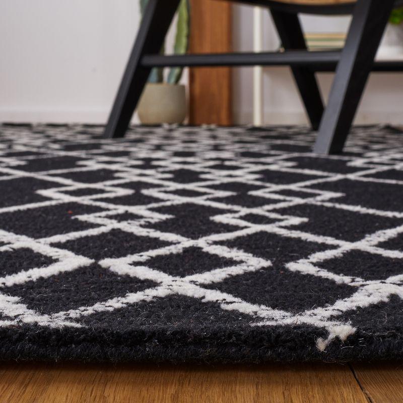 Elegant Metro Black Hand-Tufted Wool Area Rug - 27" x 7"