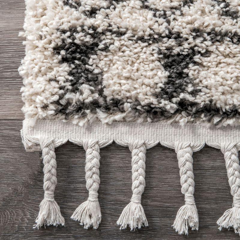 Nuloom Vasiliki Moroccan Global Tassel Area Rug