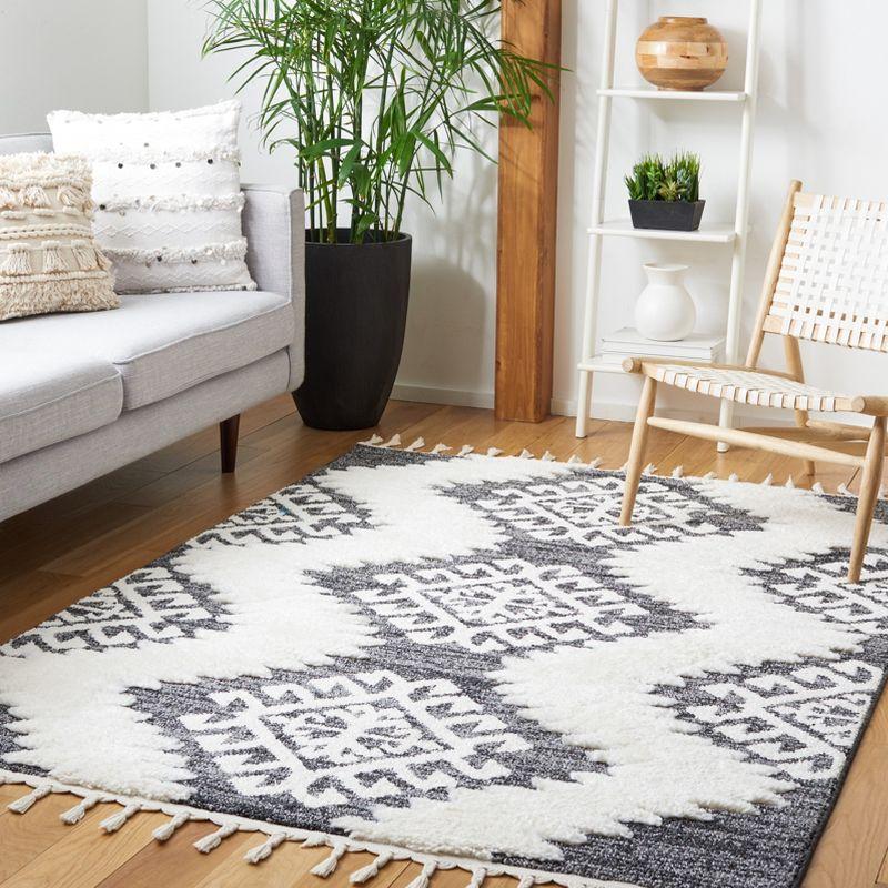 Ivory Diamond Braided Edge Shag Rug 59" Synthetic Rectangular