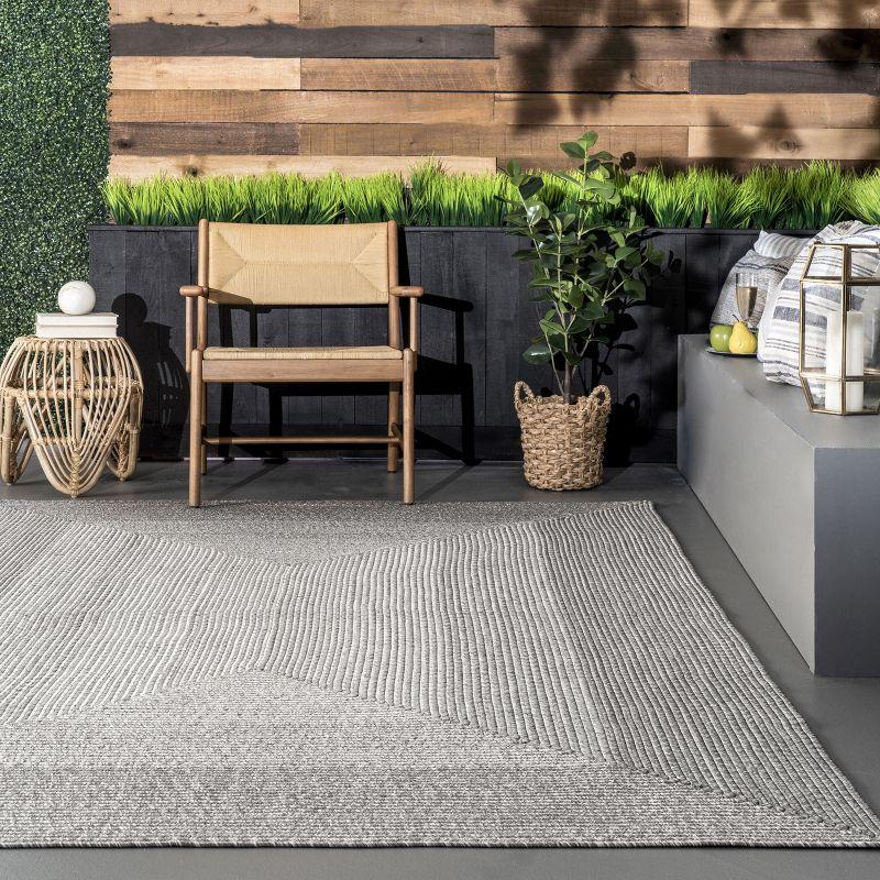 Nuloom Jayda Braided Gradience Indoor/Outdoor Outdoor - Light Gray 4' x 6'