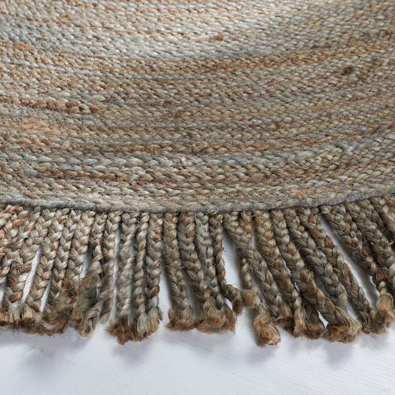 Braided BRD259 Hand Braided Area Rug - Grey - 4' round - Safavieh.