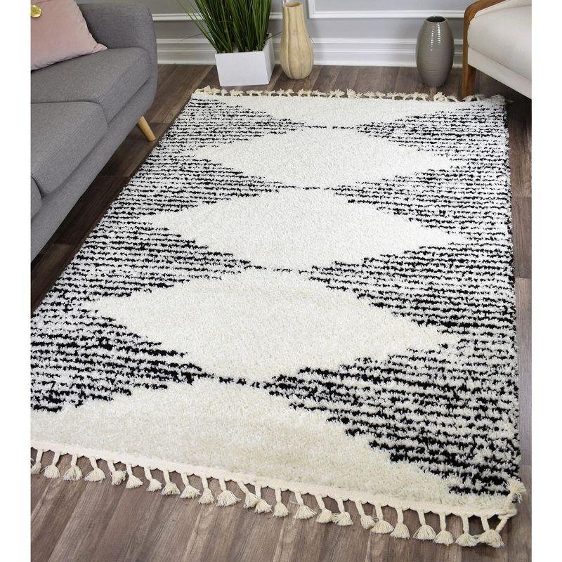 Qi Mason Shag Tribal Heath White Area Rug