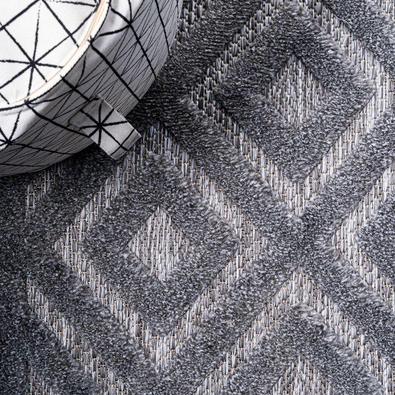 5' Round Portmany Neutral Diamond Trellis Indoor/Outdoor Area Rug, Dark Gray - JONATHAN Y