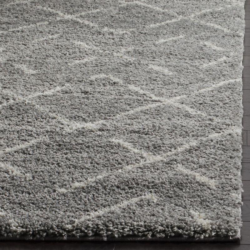 Arizona Shag ASG743 Power Loomed Indoor Area Rug - Grey/Ivory - 4'x6' - Safavieh