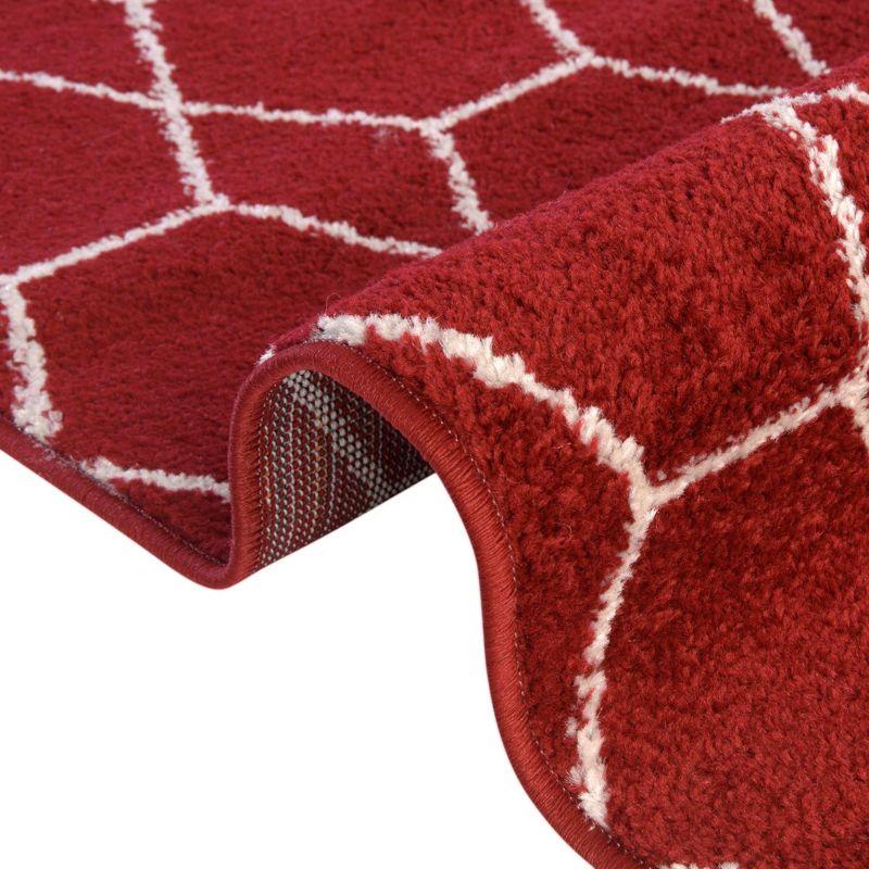 Red Trellis Frieze 4' x 6' Synthetic Easy-Care Rug