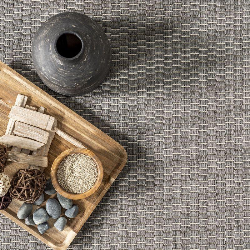 Nuloom Gris Bordered 10 Square Indoor/Outdoor Area Rug for Living Room Patio Deck Front Porch Kitchen, Grey/Black
