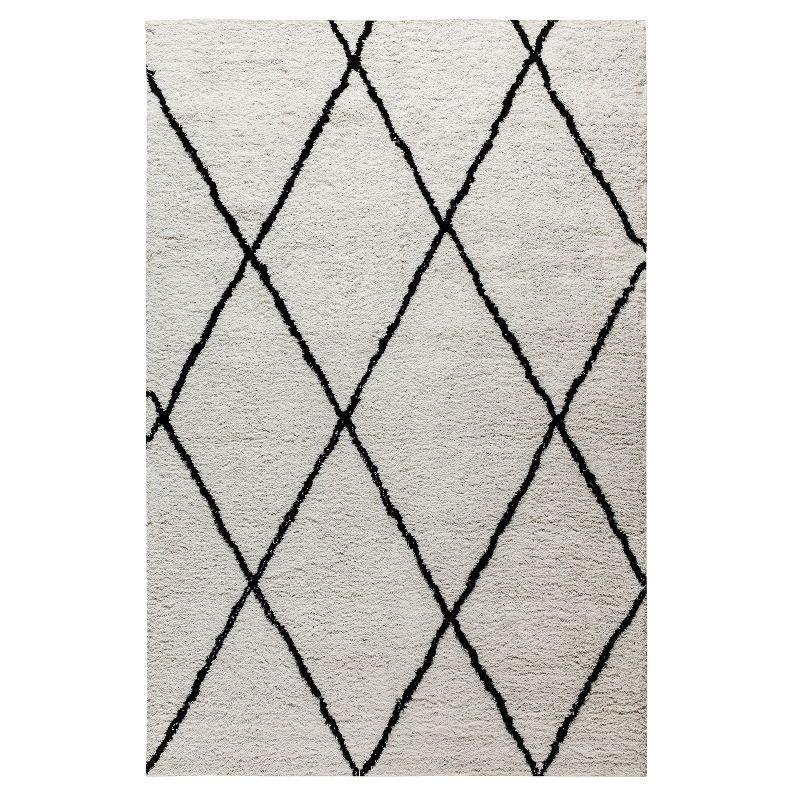 Ivory and Black Diamond Trellis Shag Rug, 5' x 7'