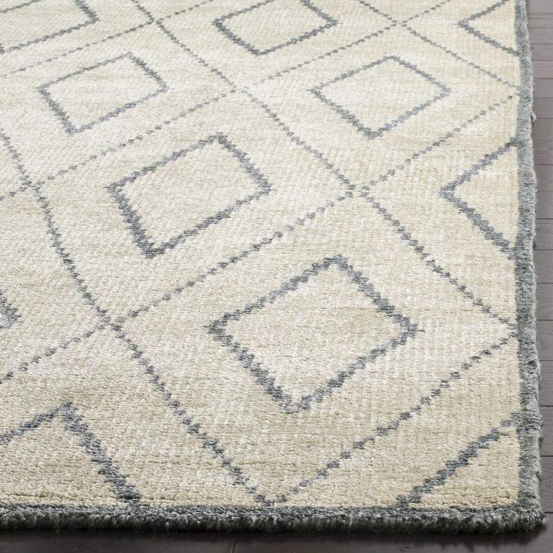 Gray Hand-Knotted Wool and Silk 4' x 6' Area Rug