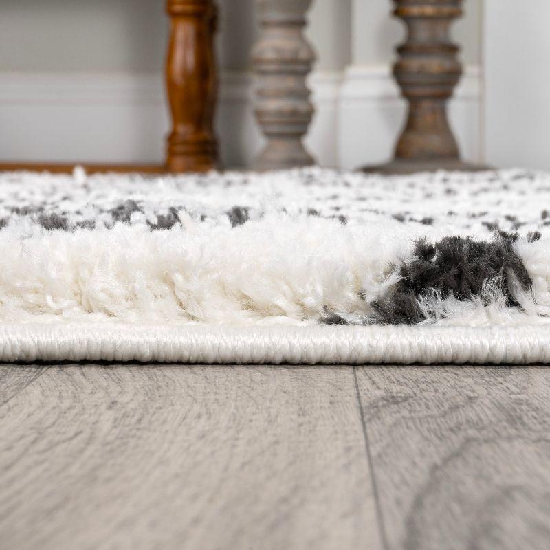 3'x5' Caimari Moroccan Diamond Shag Area Rug, White/Black - JONATHAN Y