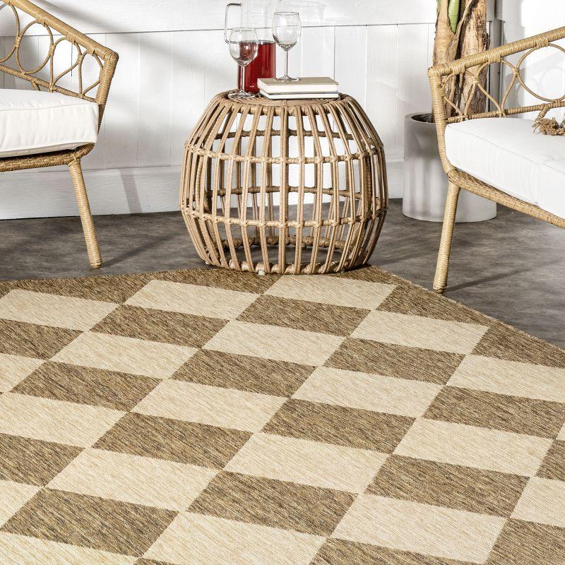 Beige and Brown Diamond Trellis Indoor/Outdoor Area Rug