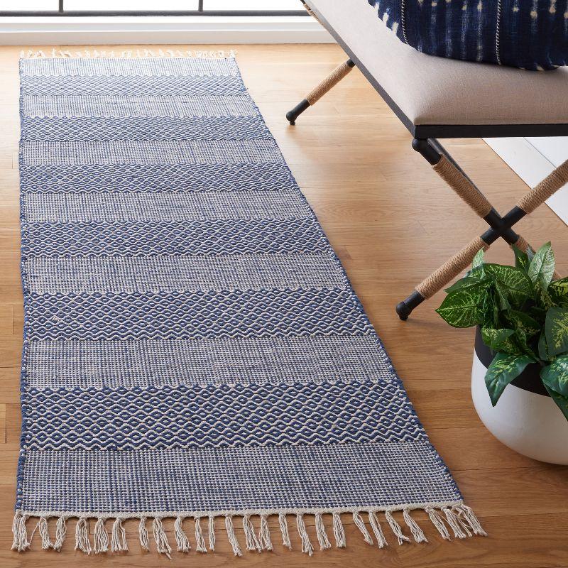 Ivory/Navy Handwoven Cotton Ikat Tie-Dye Effect Area Rug - 2'3" x 14'