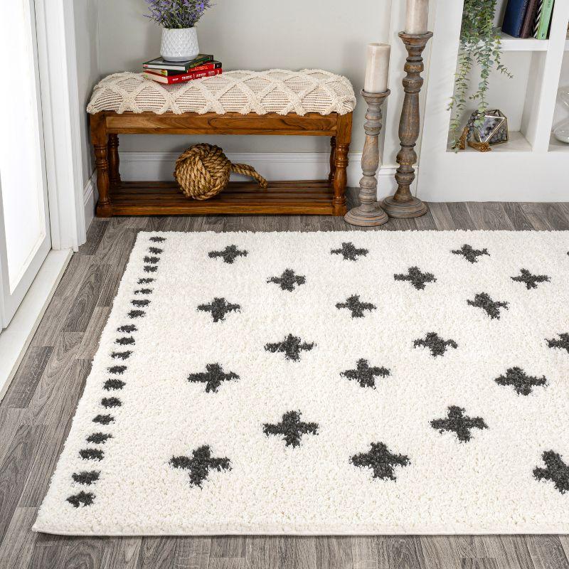 3'x5' Cristo Berber Geometric Shag Area Rug, White/Black - JONATHAN Y