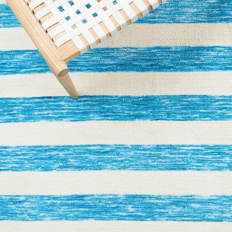 Easy Care ECR115 Power Loomed Machine Washable Area Rug - Blue/Ivory - 5'x8' - Safavieh.