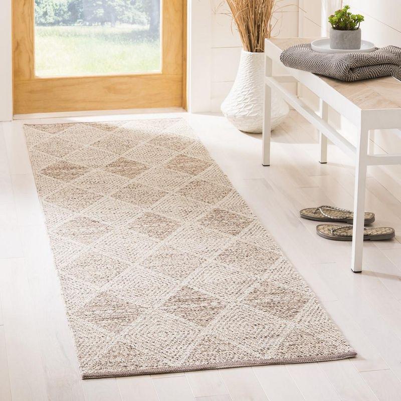 Montauk MTK821 Hand Woven Indoor Accent Rug - Beige - 2'x3' - Safavieh