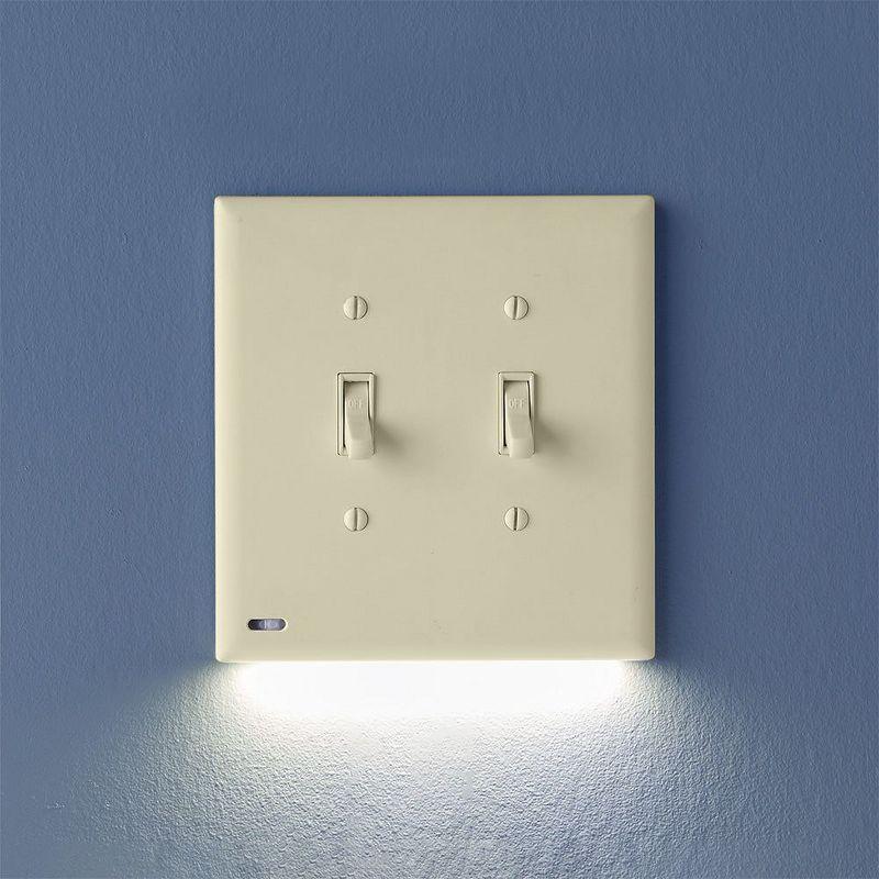 SnapPower SwitchLight Double-Gang Wall Plate Night Light - 1 Pack