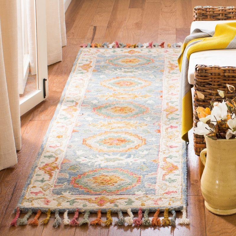 Aspen APN117 Hand Tufted Indoor Accent Rug - Blue/Ivory - 2'3"x5' - Safavieh